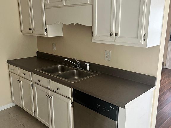 2nd image of 3027 Barneys Ln NE #3027
