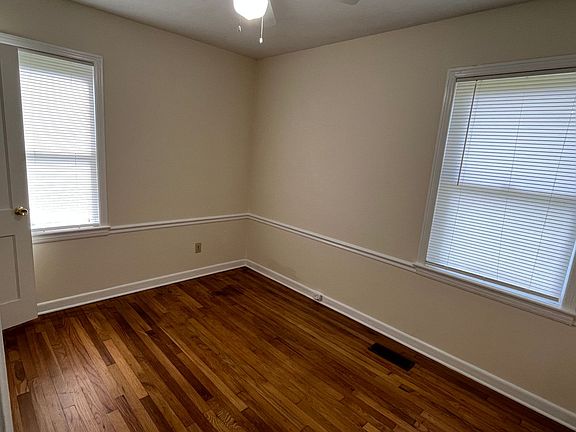 5th image of 327 Canna Dr