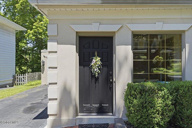 4th image of 11 Freeman Road