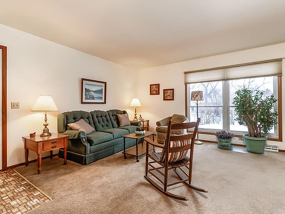 3rd image of 6033 Birch Hill Dr