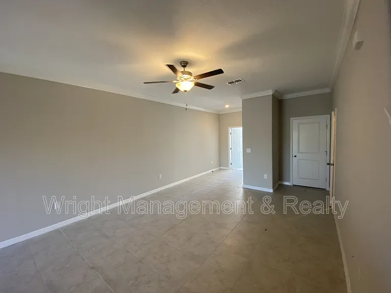 11736 Dumaine Valley Rd — Photo 7