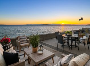 4115 Beach Dr SW APT B, Seattle, WA 98116