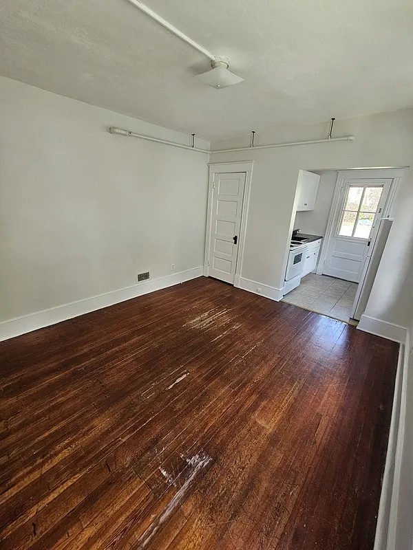 1 bed, 1.0 bath, 700 sqft, $1,650 — Photo 4