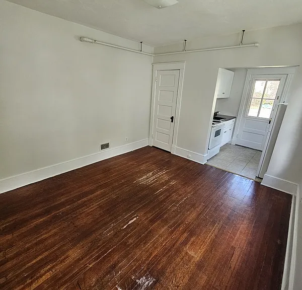 15 Lagrange Ave #2 — Photo 4