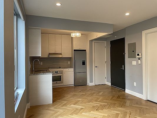 4th image of 531 Vanderbilt Ave APT 4C