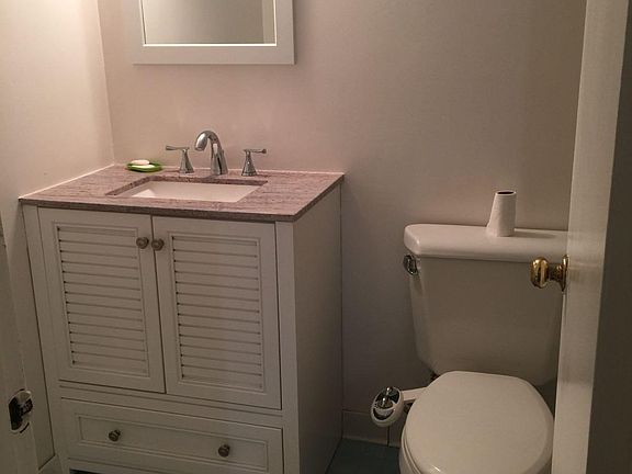 3rd image of 6145 Leesburg Pike APT 208