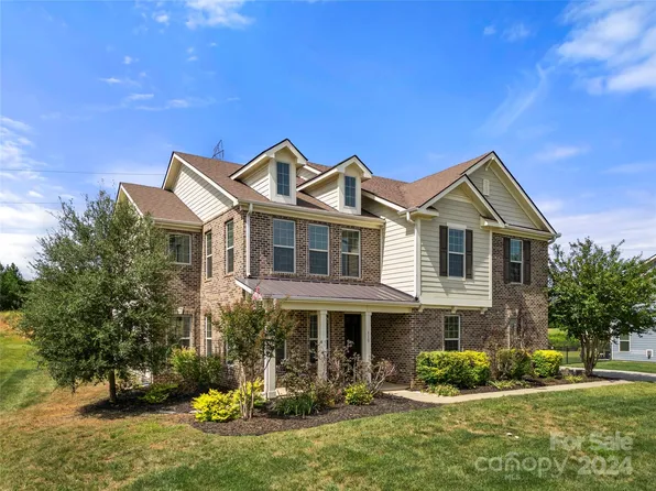 510 Alucio Ct, Matthews, NC 28104