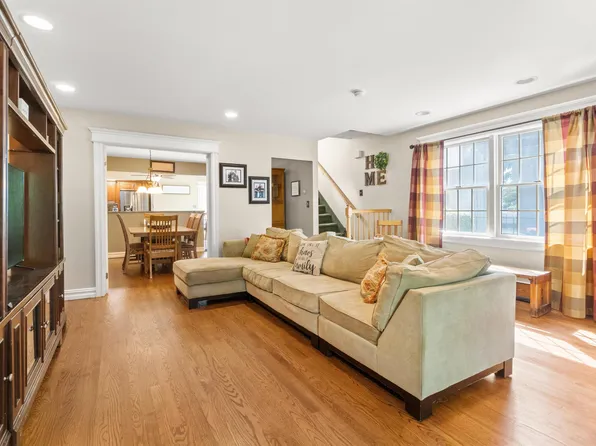 16 Margaret St, Bayonne, NJ 07002