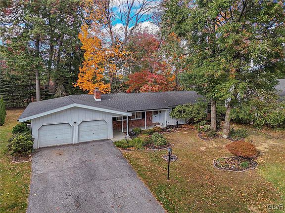 3rd image of 1369 Woodland Cir