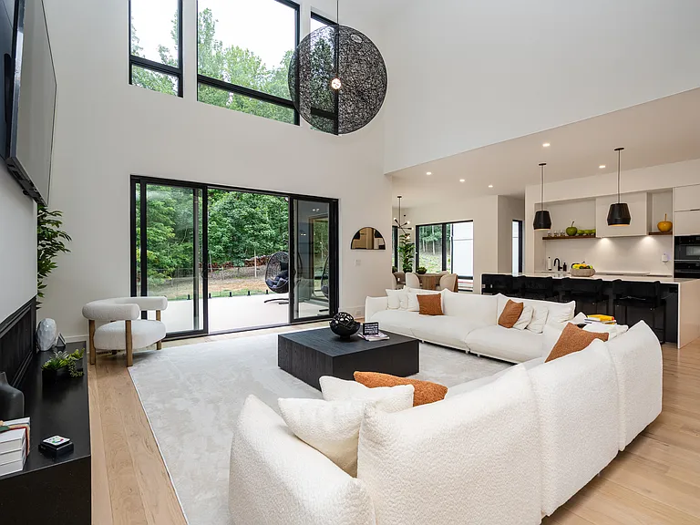40388 Manbar Ln — Photo 13