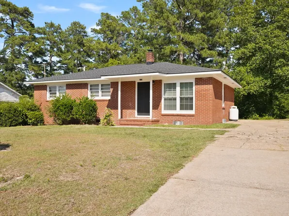 709 Shambrey St, Fayetteville, NC 28301