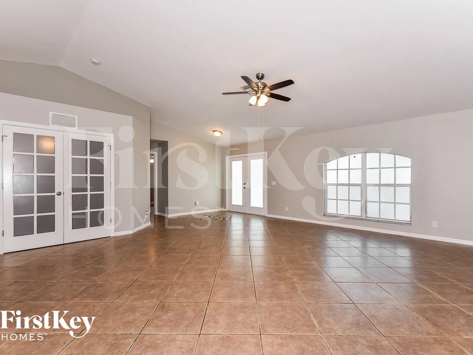 3 bed, 2.0 bath, 1777 sqft, $2,360 — Photo 2