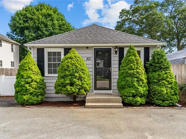 160 Coburn St, Warwick, RI 02889
