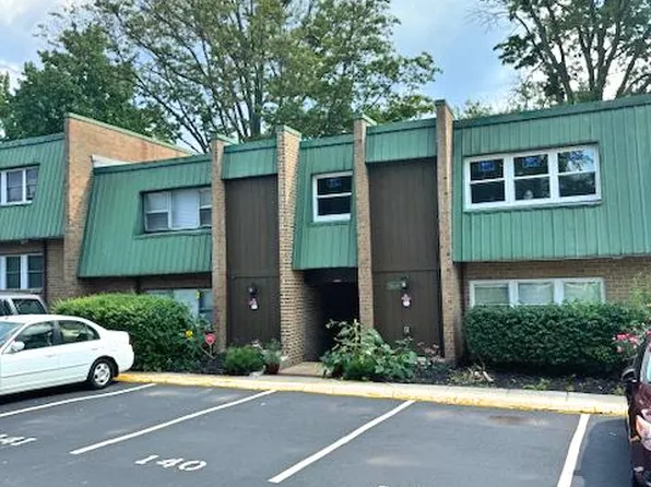 106 Meadowview Ln #106, Mont Clare, PA 19453