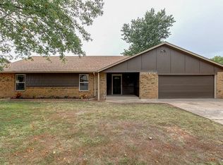2705 E Dallas St, Broken Arrow, OK 74014