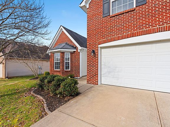 4th image of 265 Gleneagles Way