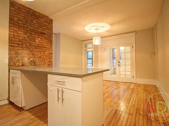 2nd image of 250 Pacific St APT 6