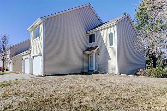 End Unit near community pool