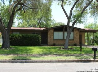 5110 Village Glen Dr, San Antonio, TX 78218