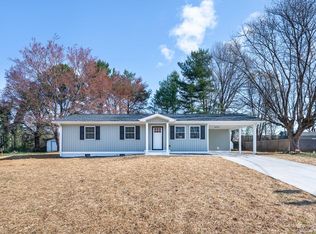 116 Pickshin Ave, Dobson, NC 27017