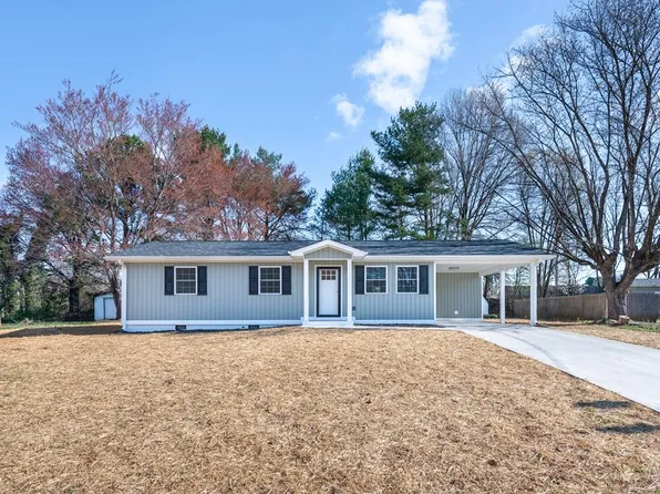 116 Pickshin Ave, Dobson, NC 27017