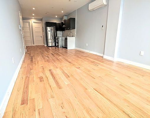 3rd image of 218 Quincy St APT 2