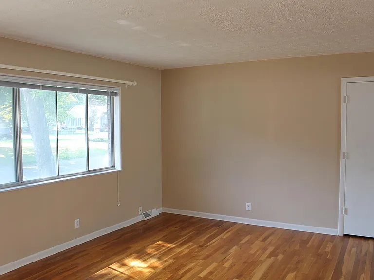 1702 E Northgate St — Photo 3