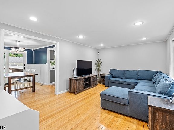4th image of 59 Conestoga Trl