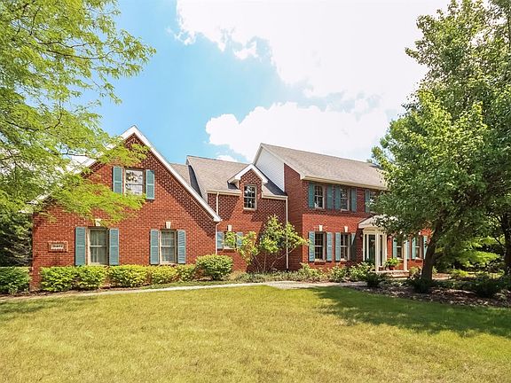 3rd image of 9461 Cambridge Dr