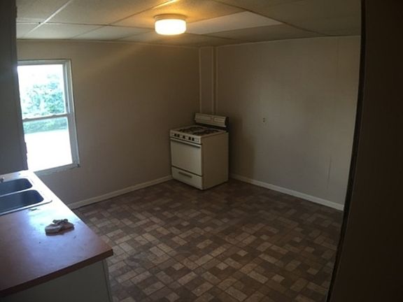 2nd image of 810 E Erie Ave