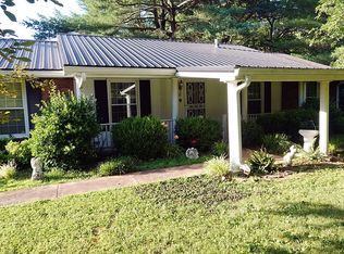 1736 Hodgenville Rd, Campbellsville, KY 42718