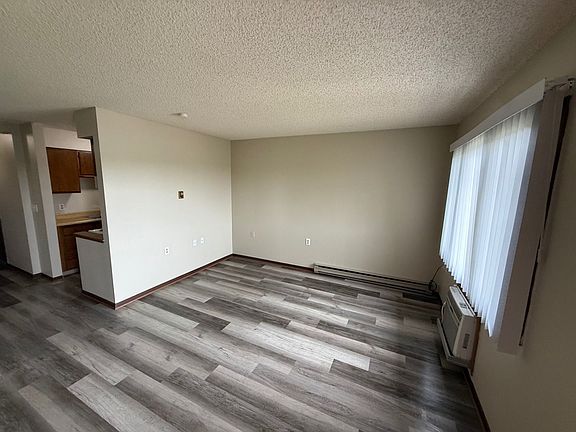 5th image of 210-220 E South St #7