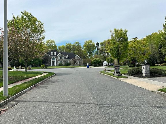 4th image of 2287 Maple Manor Ct