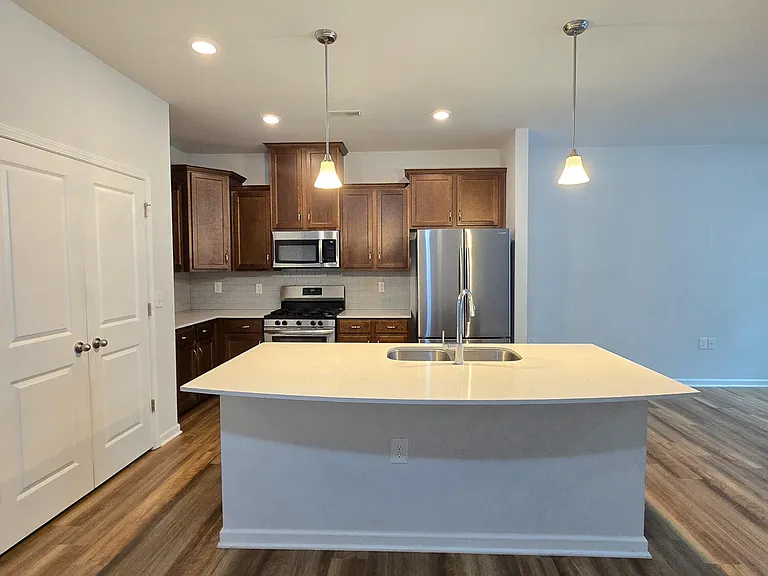 6137 Beale Loop — Photo 8