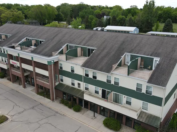 MCCOMB PLACE APARTMENTS, 2125 McComb Rd APT 303, Stoughton, WI 53589