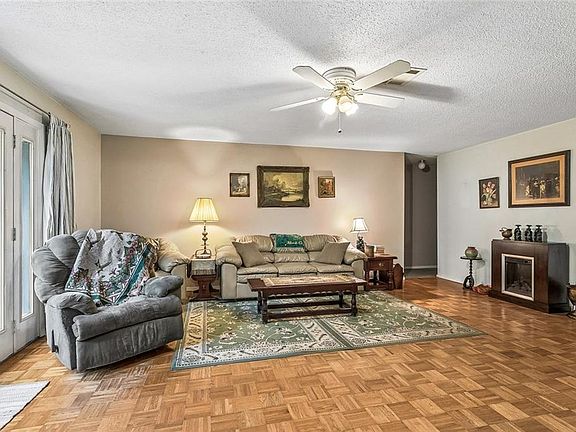 3rd image of 19085 Township Rd