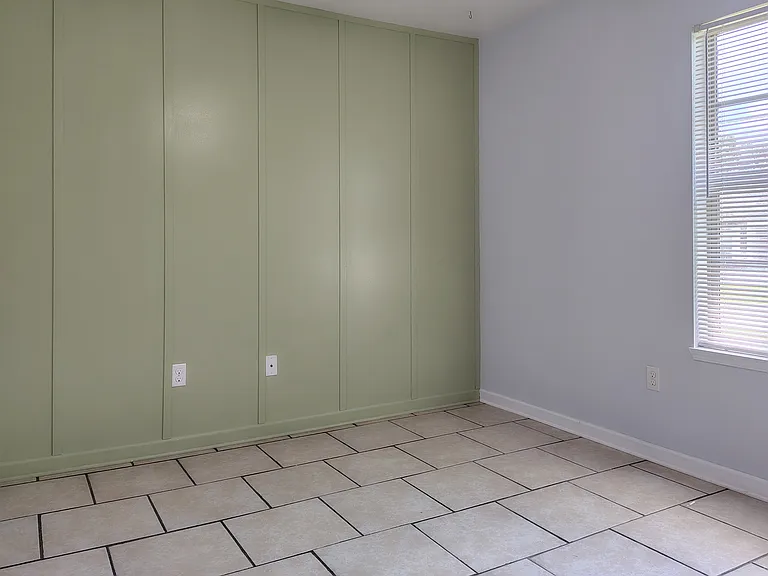 2518 Pineridge St — Photo 17