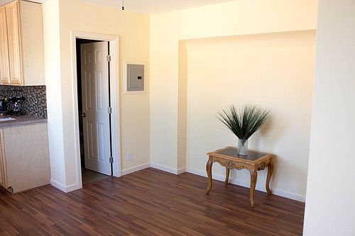 5th image of 1413 W Court St