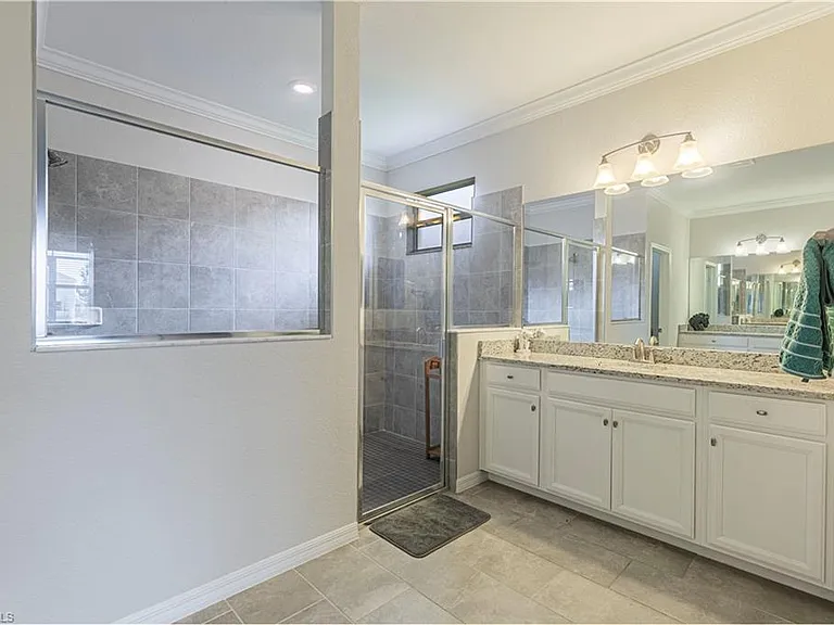 2079 Vermont Ln — Photo 11