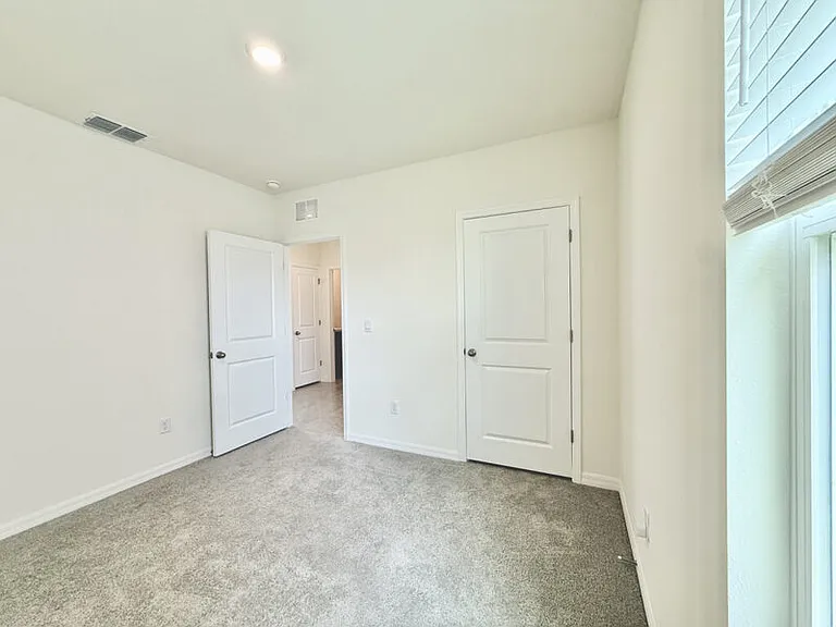 5699 Chorleywood Ln — Photo 36