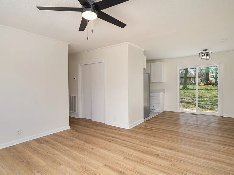 122 Brookside Dr — Photo 4