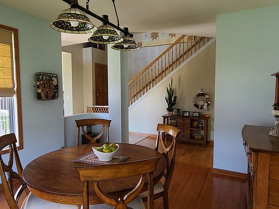 5th image of 1934 W Broadsmore Ln