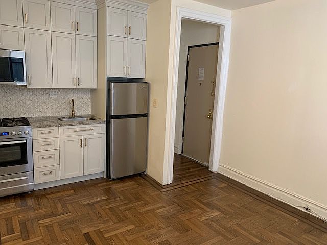 1st image of 4518 39th Pl APT 2A