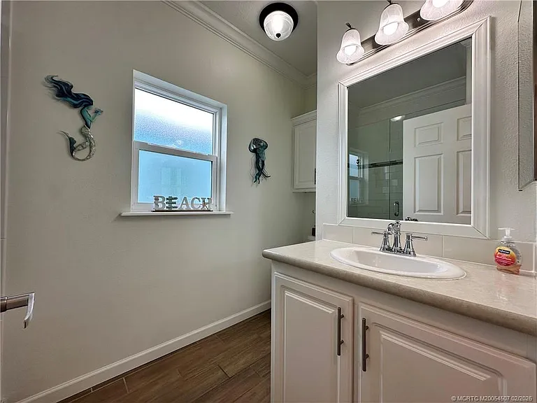 378 NE Wharfs Way — Photo 18