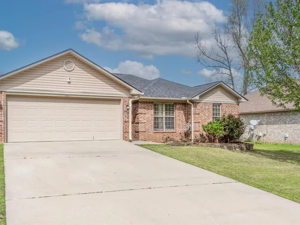 103 Donna Kay Dr, Greenbrier, AR 72058
