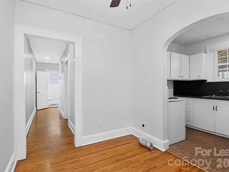 912 S York St — Photo 6