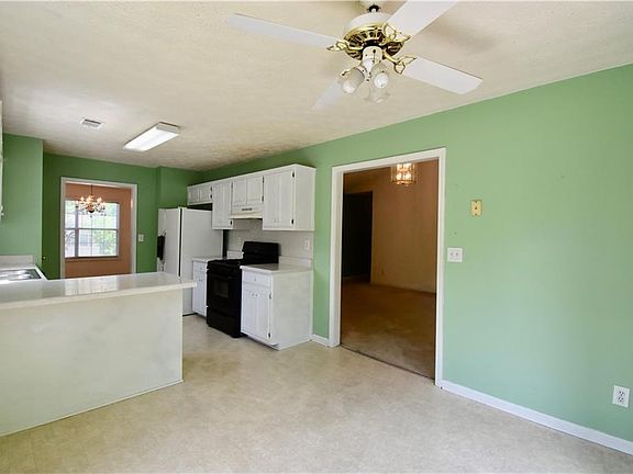 5th image of 1495 Royale Castle Dr