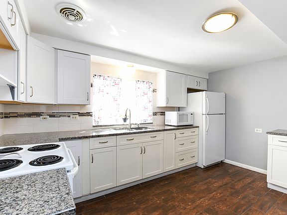5th image of 4968 N Menard Ave APT 103