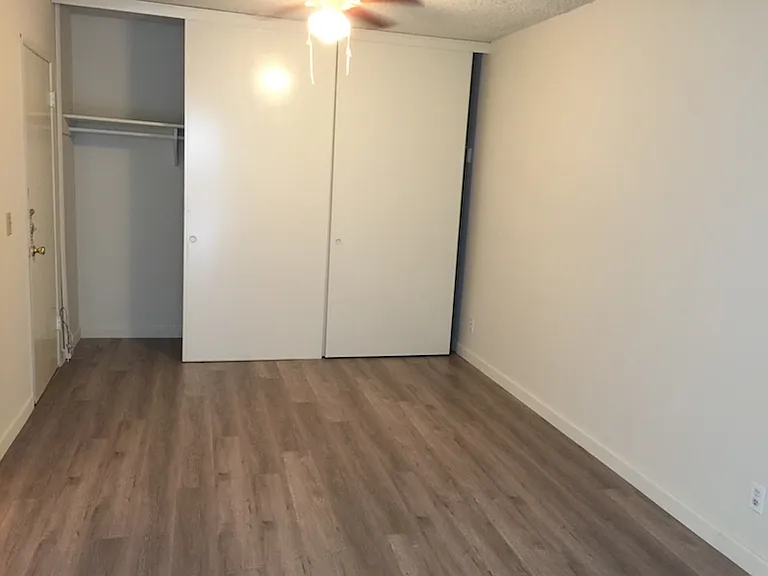 Casablanca West Apartments — Photo 4