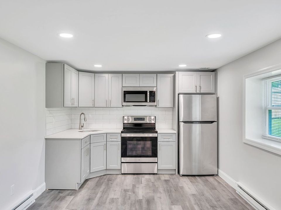 1st image of 615 Macdonald Ave #B